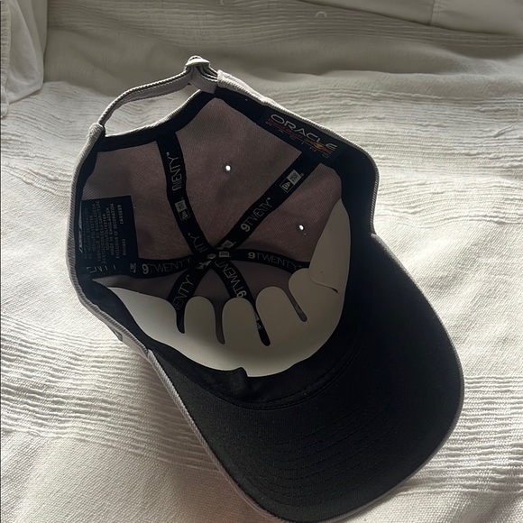 Oracle Red Bull Racing Gray Cap - Picture 2 of 2